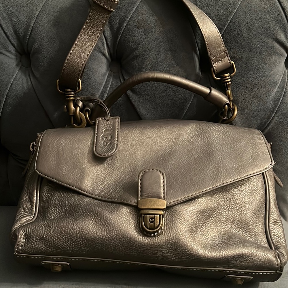 UGG Crossbody leather metallic color bag with detachable strap-gently used CLEAN